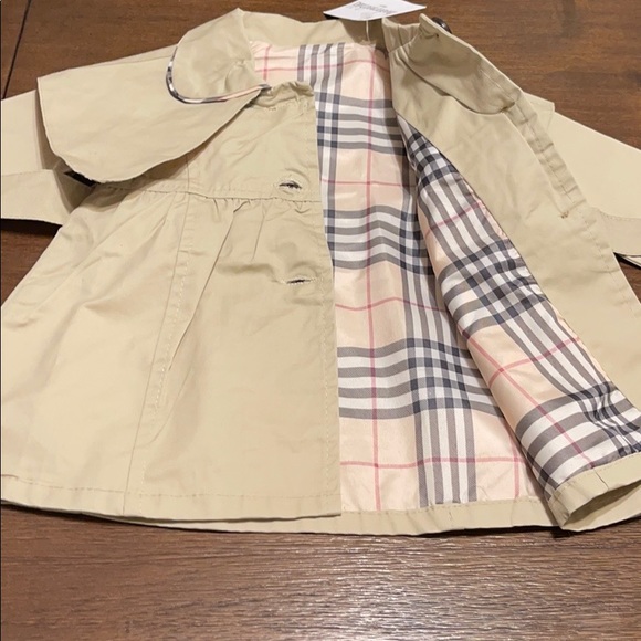 Baby Trenchcoat Size 1 yr - Picture 10 of 11